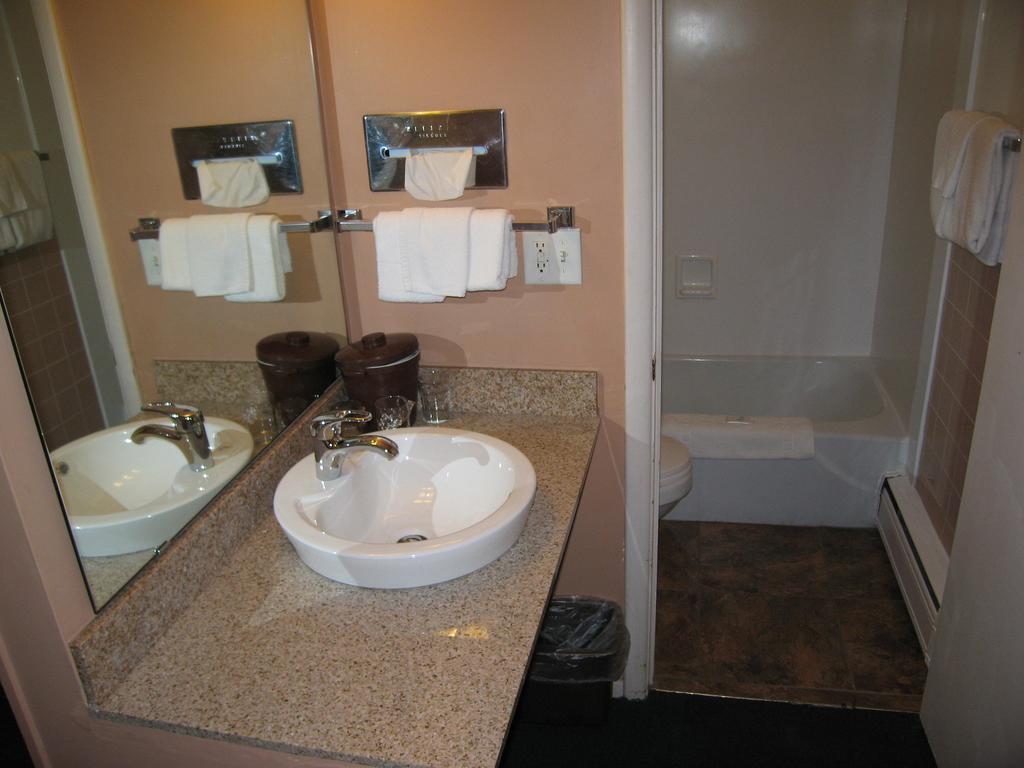 Travelers Lodge Marshall Экстерьер фото